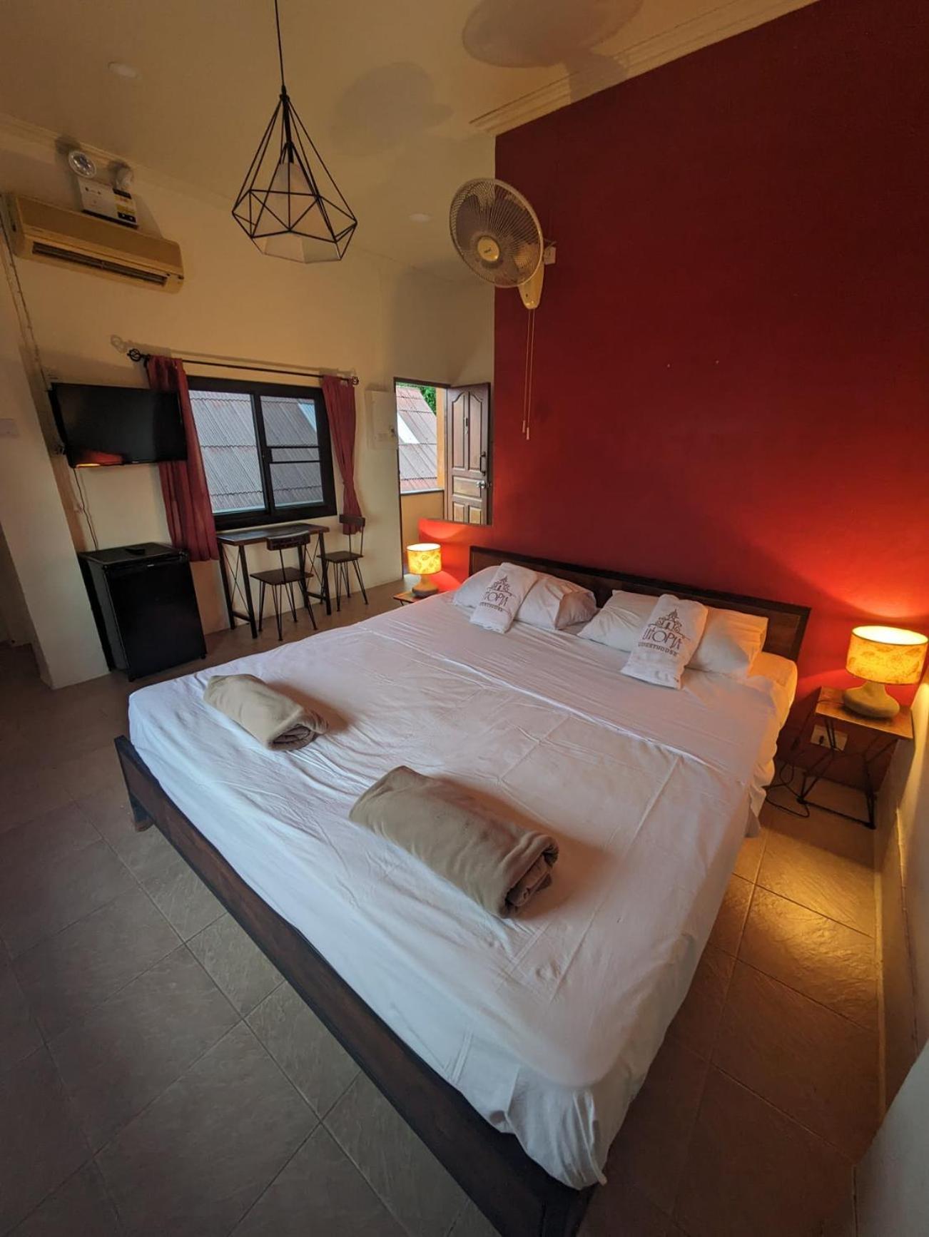 Goodtime Utopia Guesthouse Тау Экстерьер фото